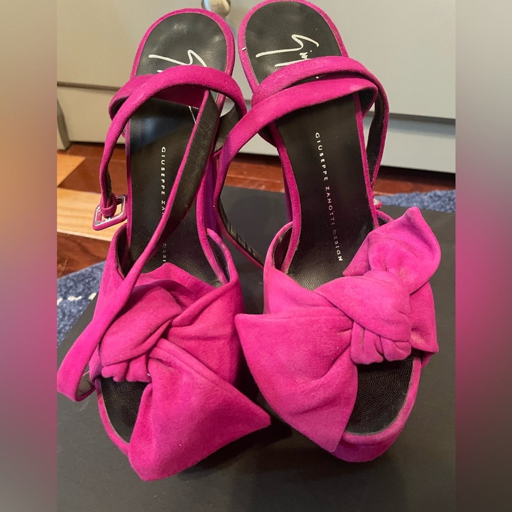Giuseppe Zanotti Bright Fuchsia Suede Bow Platform Heels (Reposhed bc of size) - Picture 2 of 6